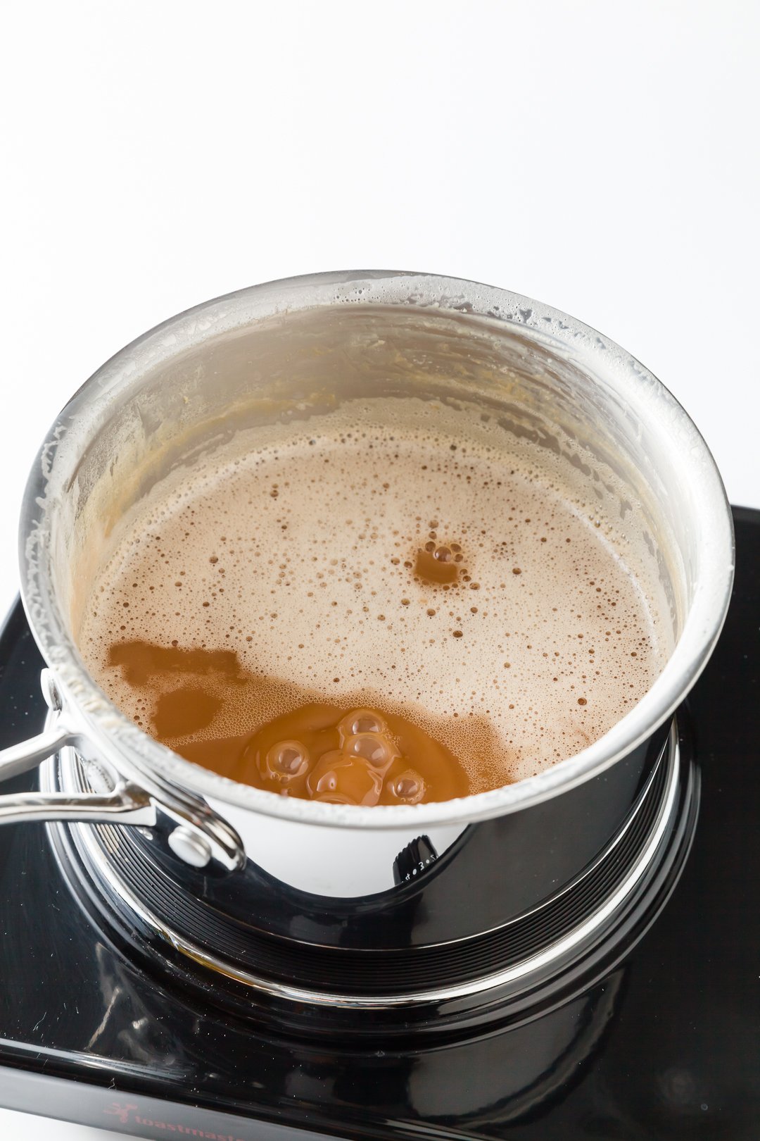 Dulce de leche cooking