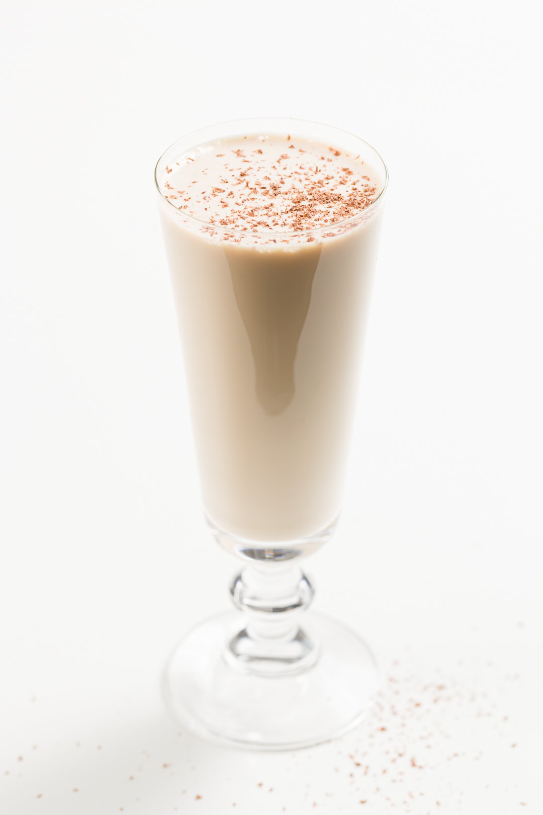 prepared mudslide cocktail in a glass